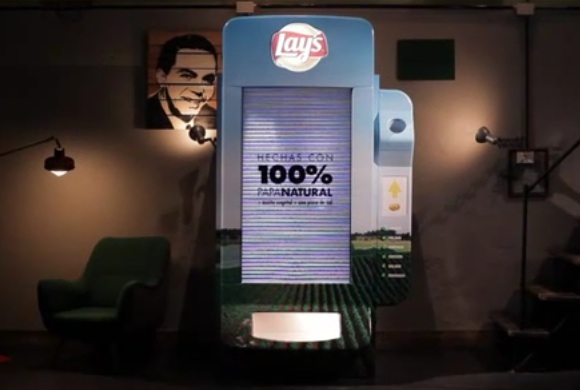 The Lays Machine: La maquina expendedora de papas fritas The Lays Machine: La maquina expendedora de papas fritas