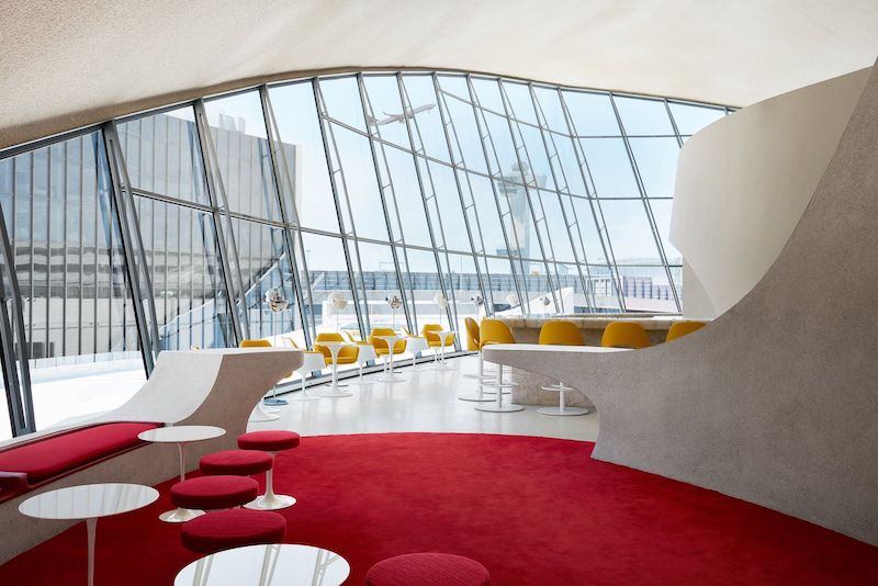 Uno de los restaurantes del twa hotel