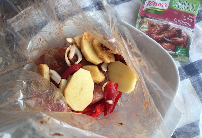 Carré de cerdo deshuesado a la barbacoa con bolsas Knorr