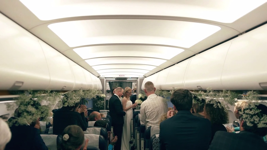Casamiento sorpresa en un avión