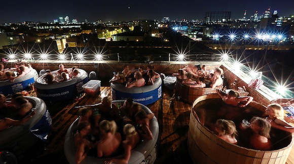 Hot Tub Cinema: Cine en el jacuzzi